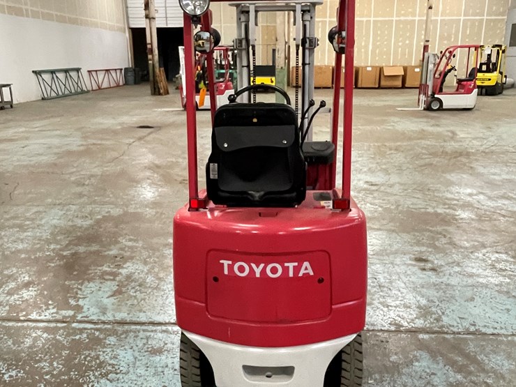 #184-•-toyota-9-runner-electric-forklift-image-6