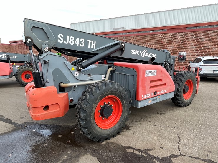 #129-•-2018-skyjack-sj843-telehandler-image-5