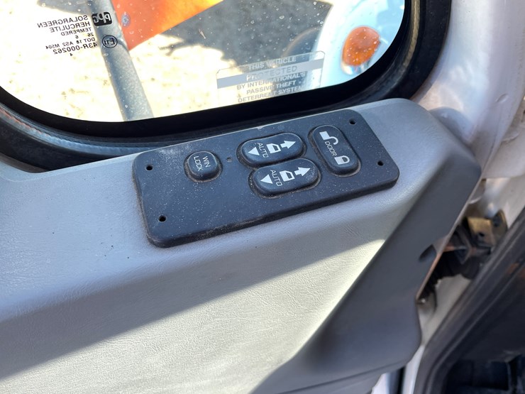 #1016-•-2007-international-plow-truck-(has-mn-title)-image-57