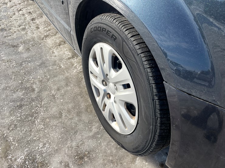 2013-dodge-grand-caravan-image-16