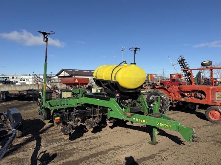 john-deere-7200-image-3