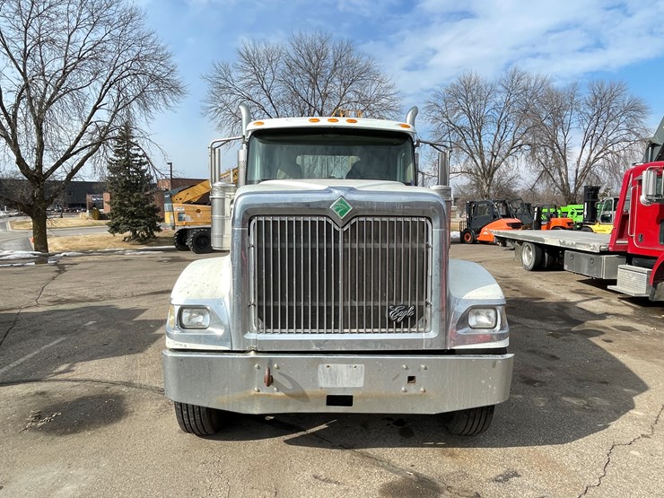 2000-international-9900-image-2