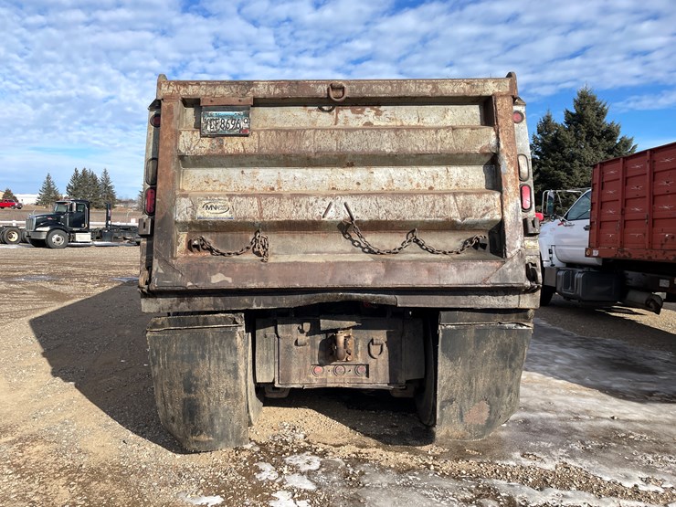 2001-mack-cl713-image-6