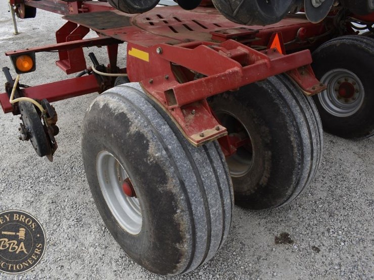 2010-case-ih-1240-image-23