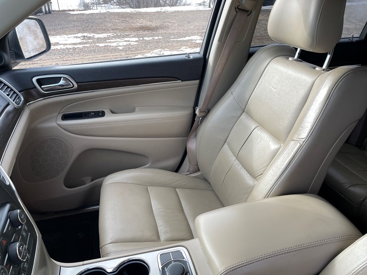 2015-jeep-grand-cherokee-image-17