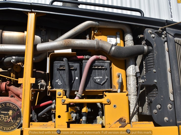 2013-deere-770g-image-49