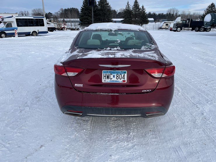 #1524-•-2016-chrysler-200-(has-mn-title)-image-3