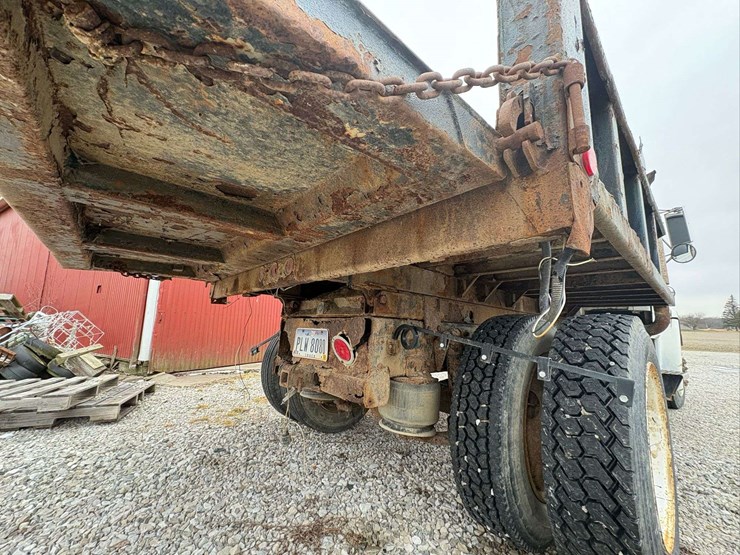 1996-freightliner-dump-truck-image-5