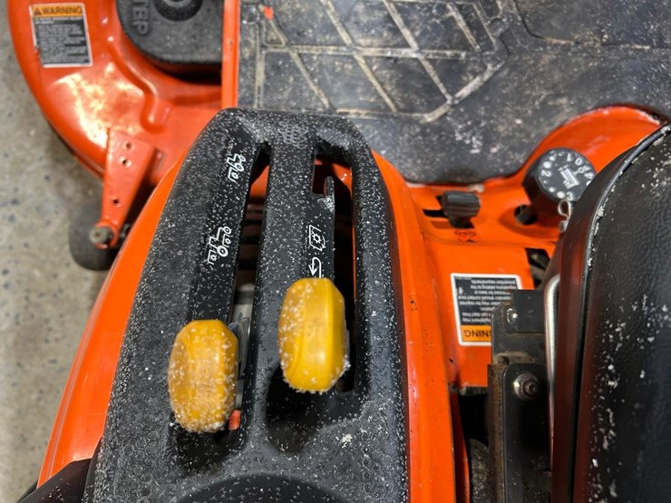 2019-kubota-bx2380-image-23