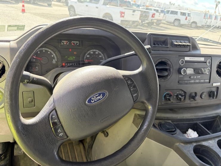 2011-ford-e350-image-15