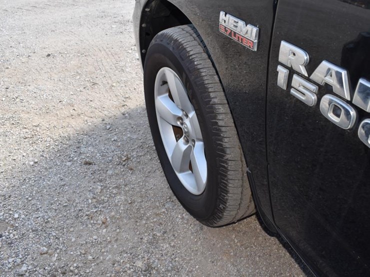 2014-dodge-1500-image-11