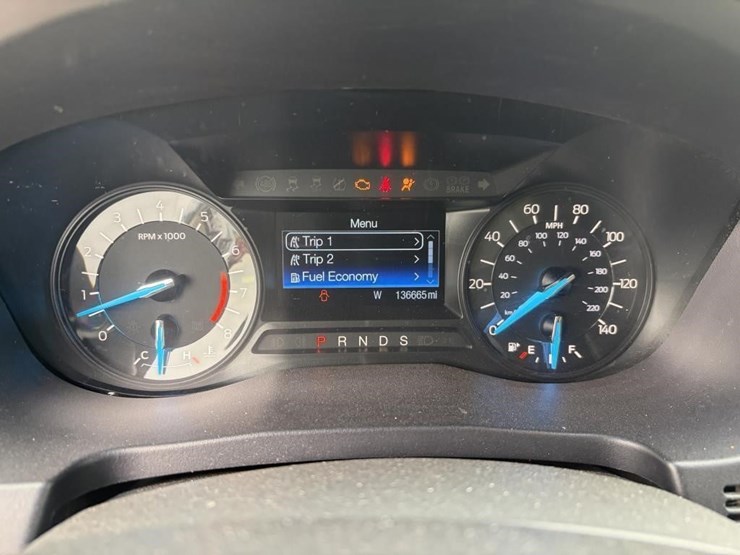 2016-ford-explorer-image-18