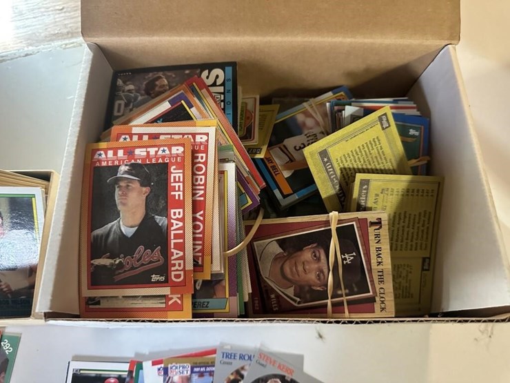 vintage-pro-sports-card-collection-image-4