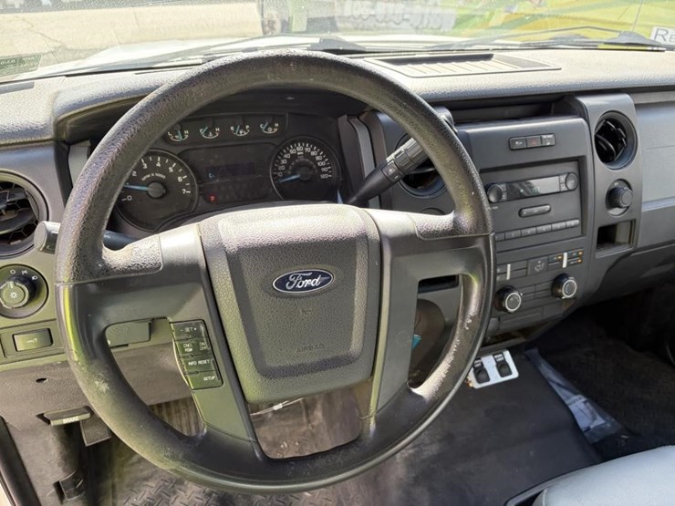 2013-ford-f150-xl-image-12
