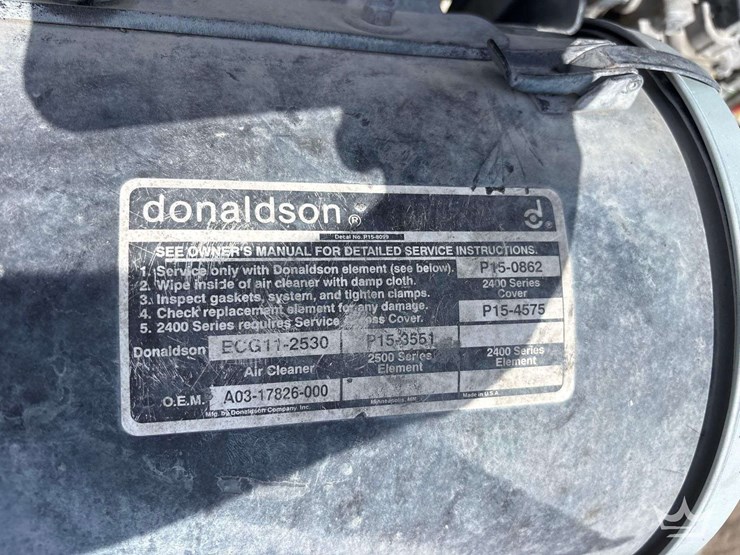 2001-freightliner-fld120-image-17