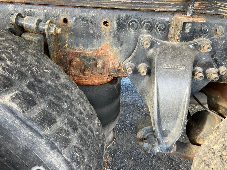 2006-freightliner-auger-truck-image-49