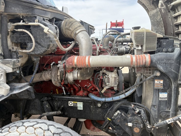 2018-kenworth-t880-image-11