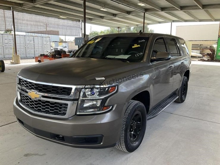 2016-chevrolet-tahoe-image-4
