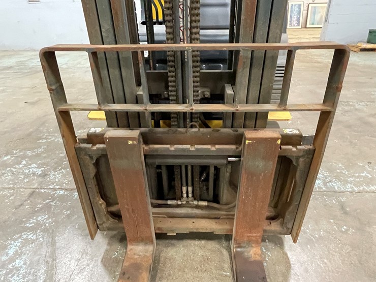 #169-•-2013-komatsu-30-propane-forklift-image-11