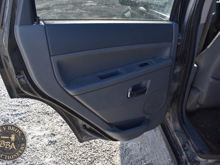 2005-jeep-grand-cherokee-limited-image-27