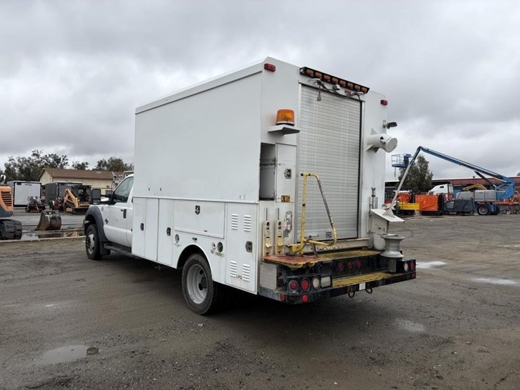 2012-ford-f550-image-4