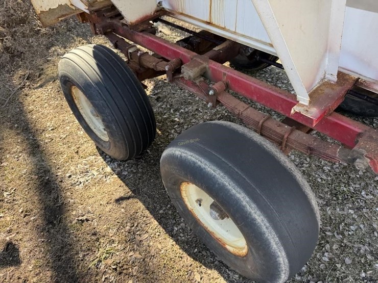 tyler-pull-type-fertilizer-spreader-image-4