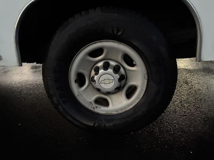 2010-chevrolet-2500hd-image-5