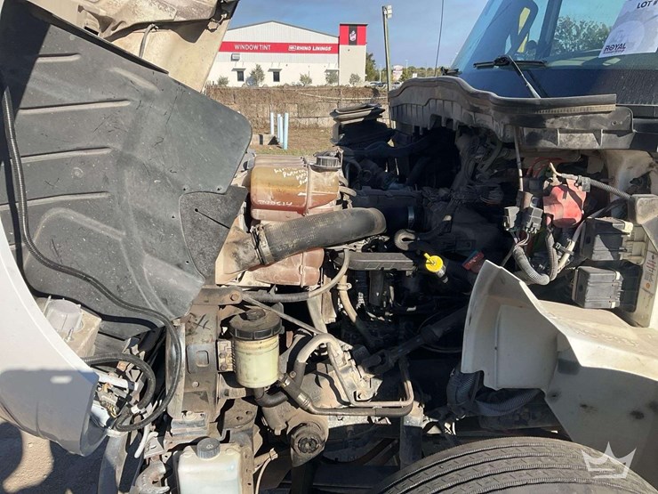 2014-international-durastar-4300-image-10