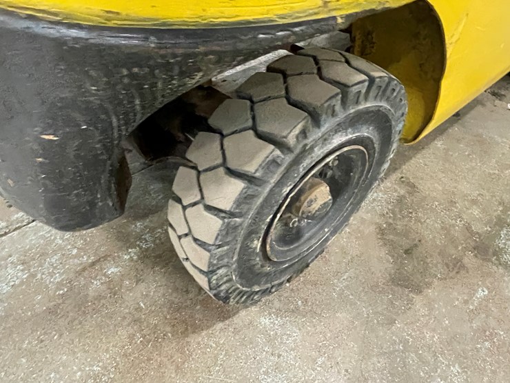 #168-•-2015-komatsu-25-propane-forklift-image-21