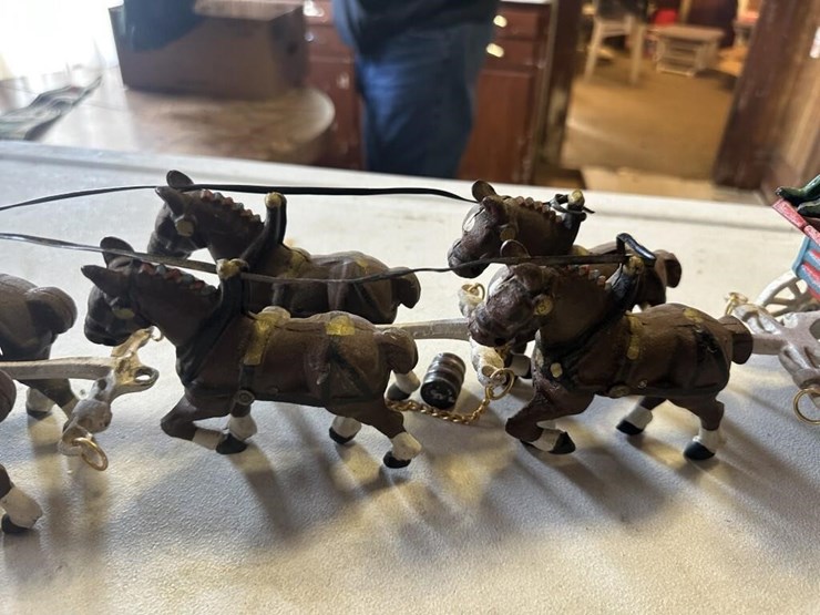 vintage-budweiser-horse-drawn-wagon-image-4