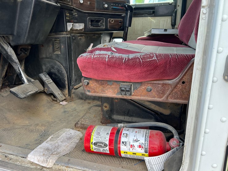 freightliner-tender-truck---adams-tender-image-33