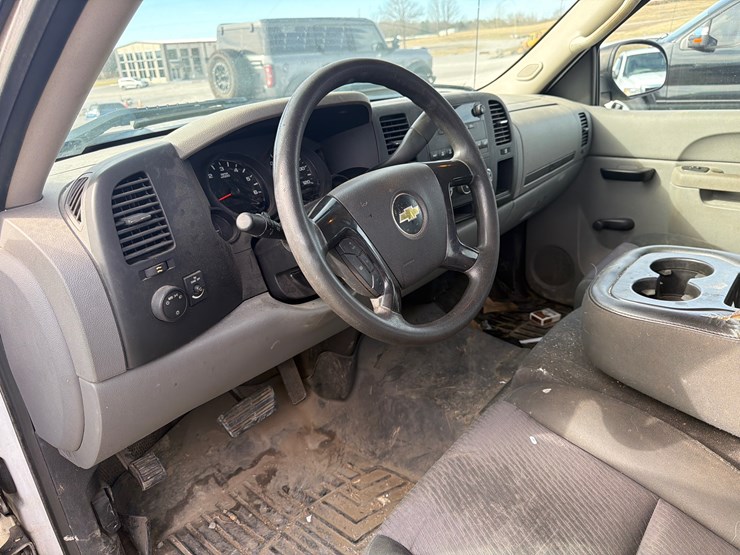 2013-chevrolet-silverado-1500-image-16