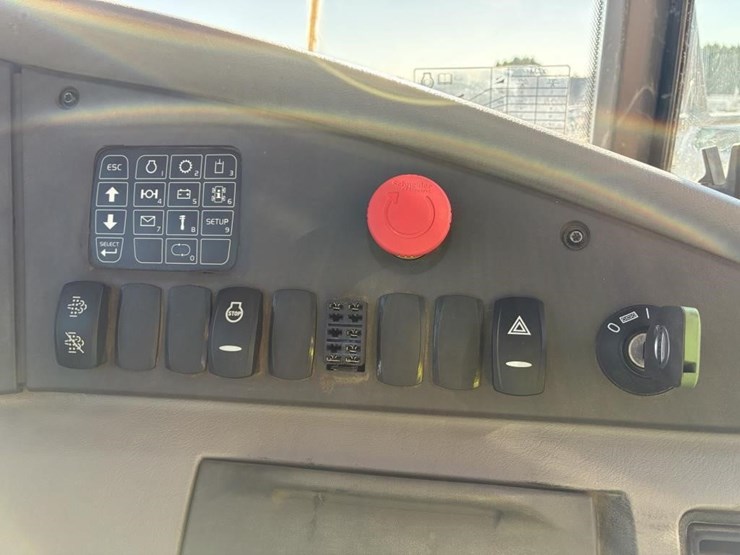 2018-volvo-a45g-image-26