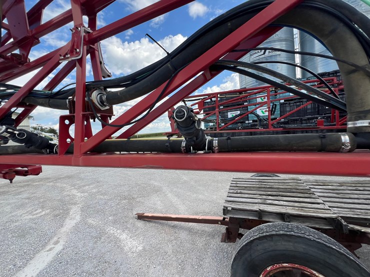 case-610-sprayer-system-2000-gallons-image-61