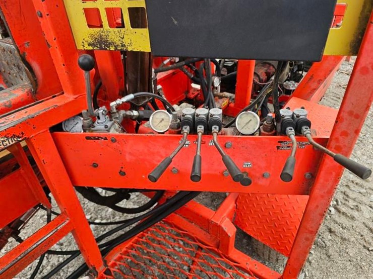 2013-blockbuster-18-20-image-10