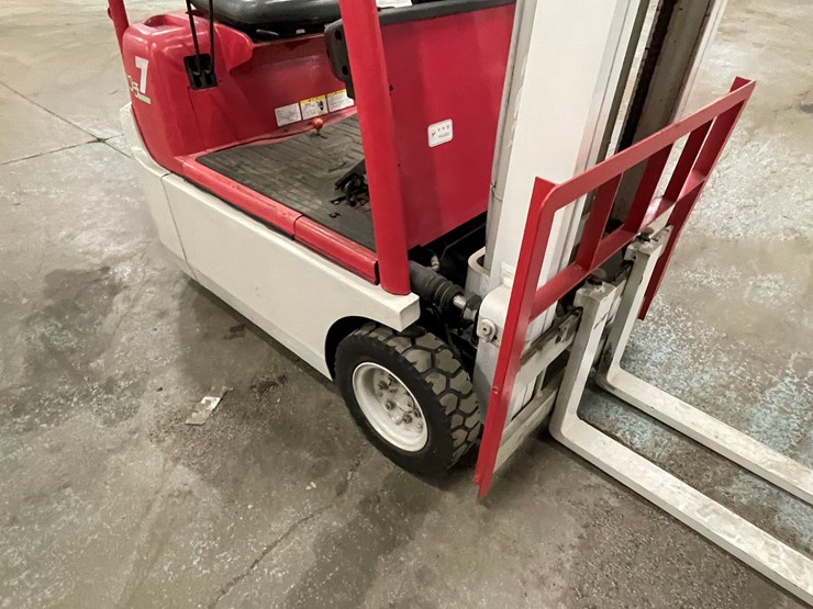 #185-•-toyota-7-runner-electric-forklift-image-28