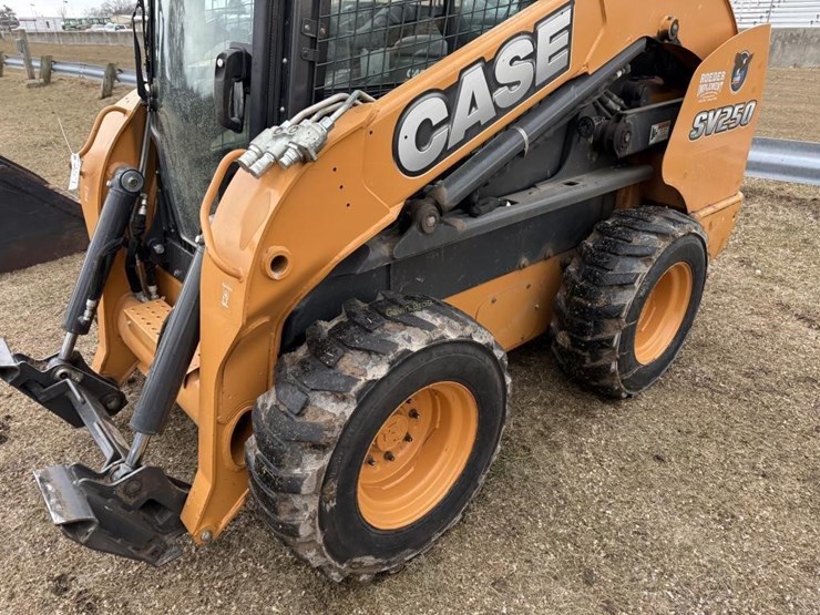 2012-case-sv250-image-4