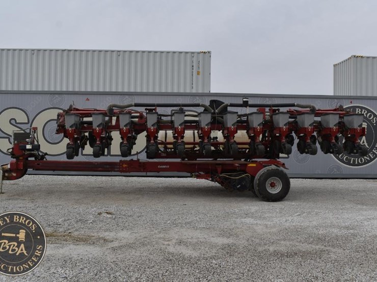 2010-case-ih-1240-image-2