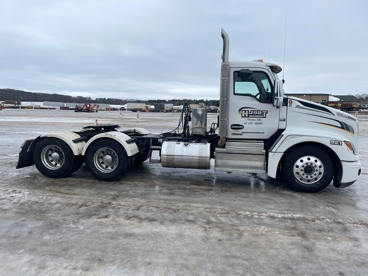 2022-kenworth-t680-image-6