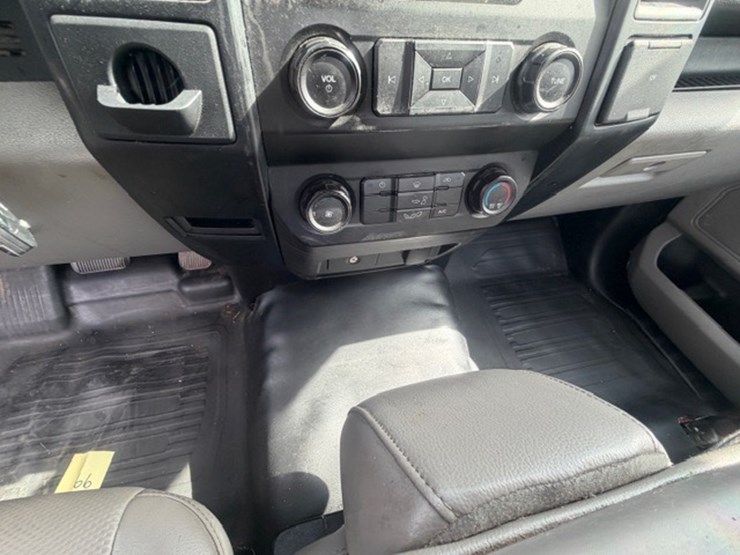 2016-ford-f150-xl-image-31