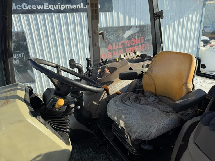 2016-john-deere-5100e-image-18