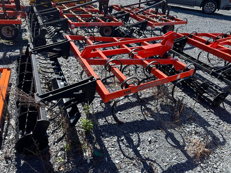 2023-white-251-image-7