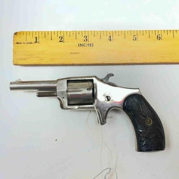 Defender Revolver