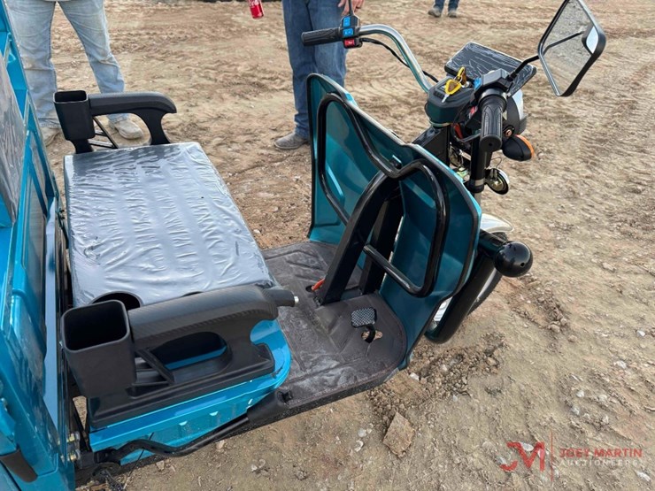 new-3-wheeled-electric-golf-cart-image-10