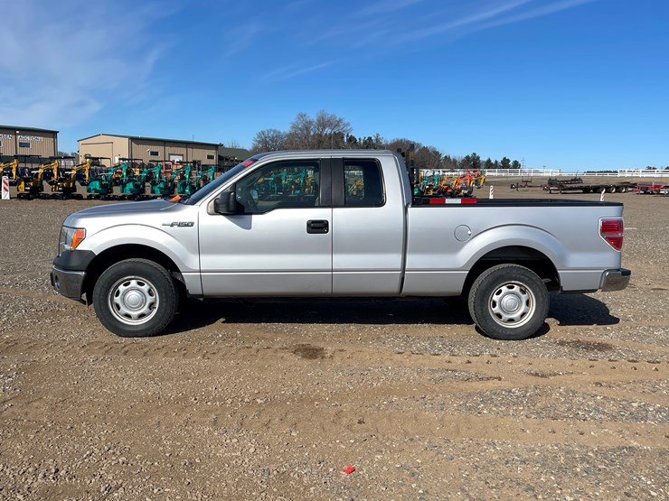 2014-ford-f150-xl-image-2