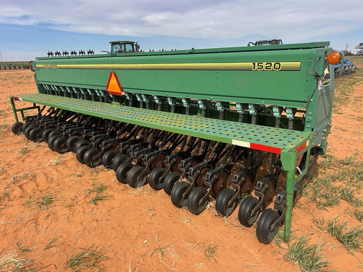 john-deere-1520-image-3