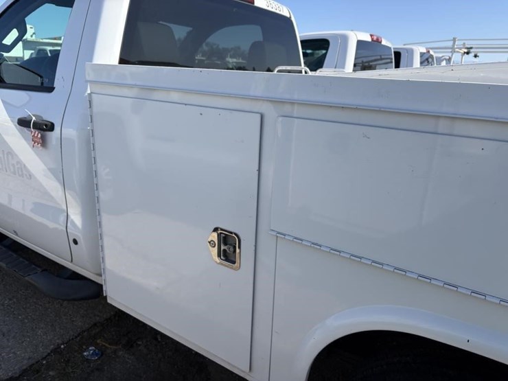 2016-chevrolet-2500-image-24