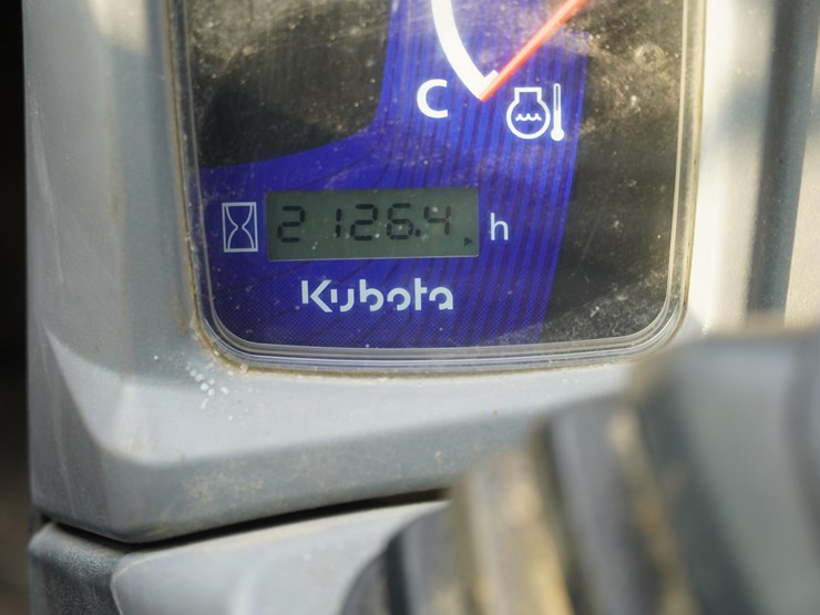 2017-kubota-3800-image-11
