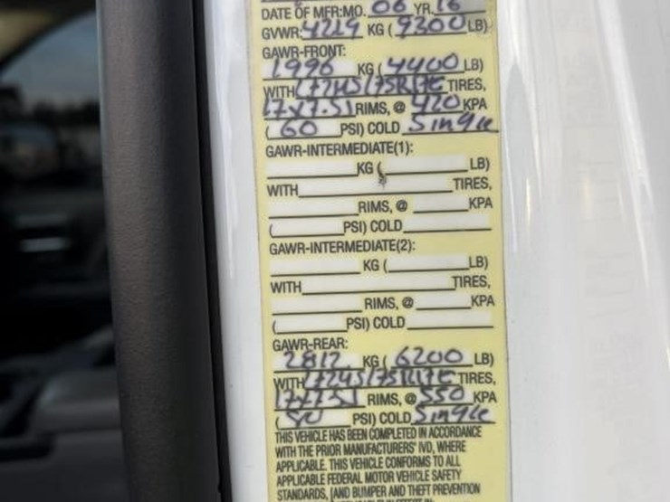 2016-chevrolet-silverado-2500-image-16