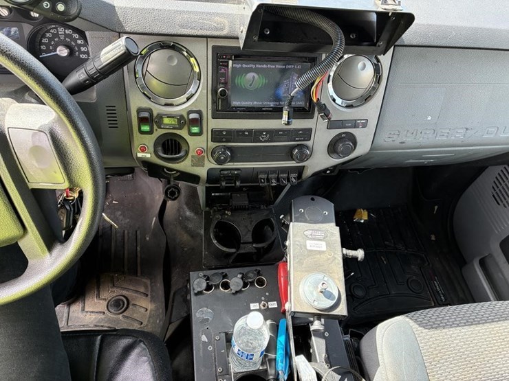 2016-ford-f550-image-13